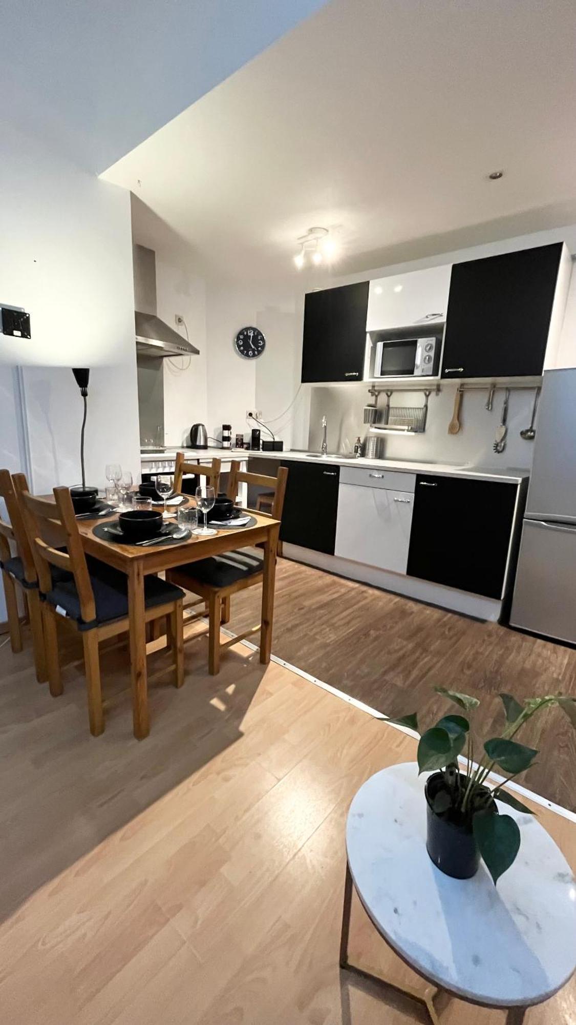 Cosy Flat - Eu District - Center - 4 Persons Appartamento *